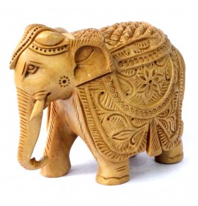 tượng voi được coi là mang đến điềm lành, mang lại niềm vui về con cháu nếu được bày trong nhà